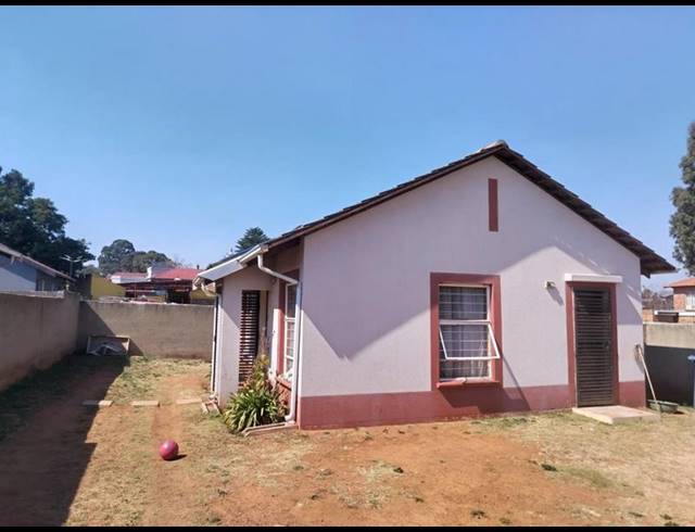 2 BEDROOM HOUSE FOR SALE IN LENASIA SOUTH